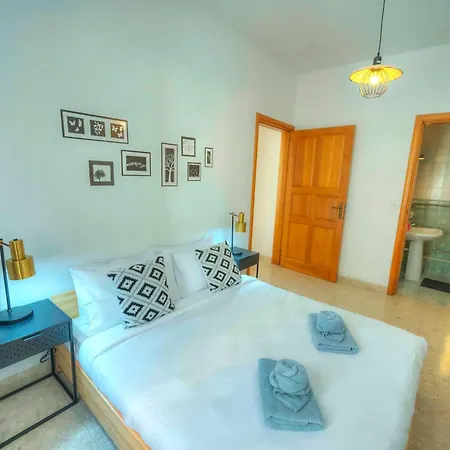 Spacious Apartment, Large Yard, Near Pmic1-1 Sliema