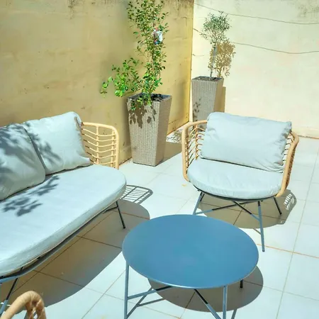 Lägenhet Spacious Apartment, Large Yard, Near Pmic1-1 *