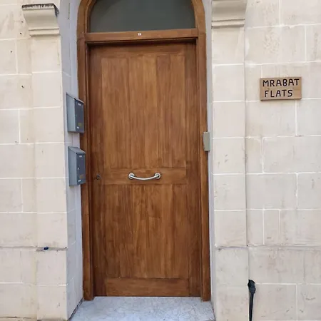 Апартаменты Spacious Apartment, Large Yard, Near Pmic1-1 *