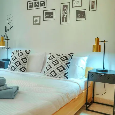 Spacious Apartment, Large Yard, Near Pmic1-1 * Слима