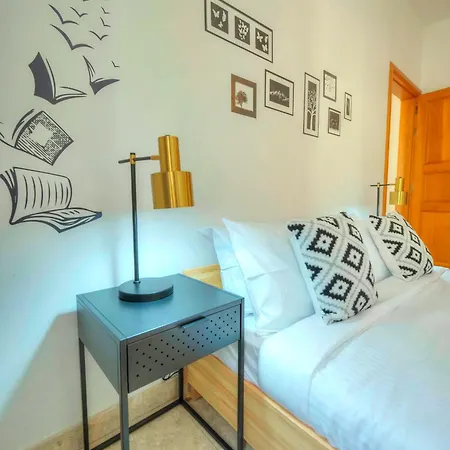 Spacious Apartment, Large Yard, Near Pmic1-1 *