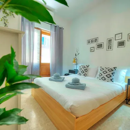 Spacious Apartment, Large Yard, Near Pmic1-1